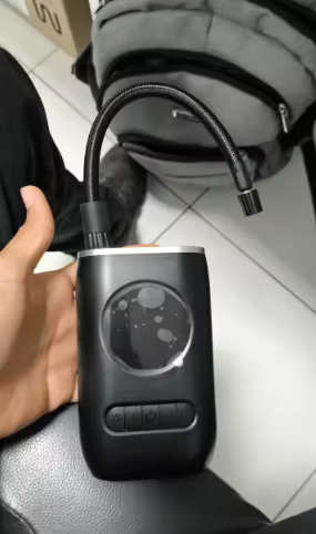 ⭐⭐⭐⭐⭐ Fernanda T. (Rio de Janeiro - RJ) "Muito pr&aacute;tico de usar, material super robusto. &Oacute;timo para deixar no carro para qualquer emerg&ecirc;ncia em viagens."